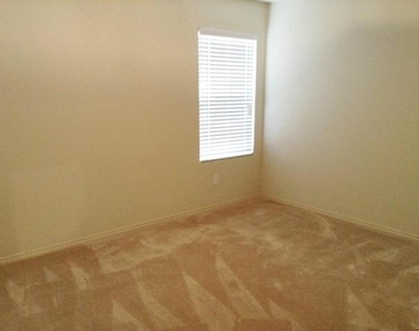 1413 S Raven Drive - Photo Thumbnail 4
