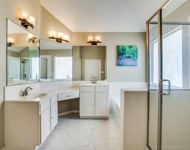 3021 Sawtooth Drive - Photo Thumbnail 10