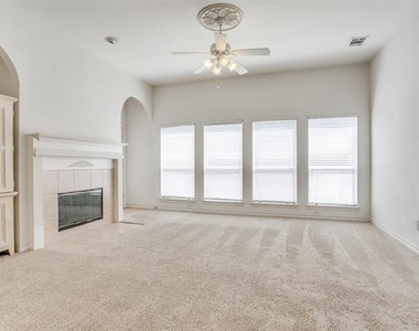 3021 Sawtooth Drive - Photo Thumbnail 4