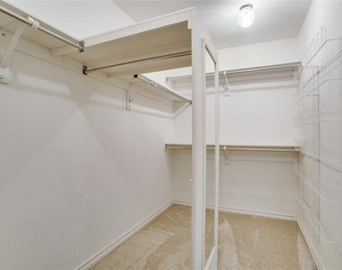 3021 Sawtooth Drive - Photo Thumbnail 11