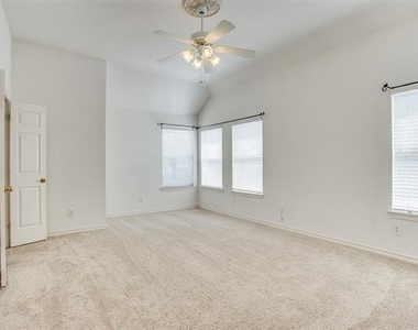 3021 Sawtooth Drive - Photo Thumbnail 9