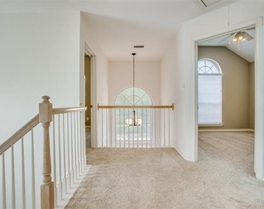 3021 Sawtooth Drive - Photo Thumbnail 15