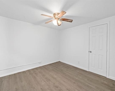 120 E Monterey Street - Photo Thumbnail 9