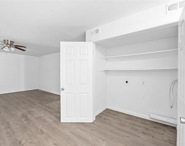 120 E Monterey Street - Photo Thumbnail 13