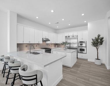 11416 E Autumn Sage Drive - Photo Thumbnail 5