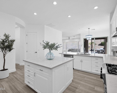 11416 E Autumn Sage Drive - Photo Thumbnail 3