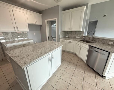 11021 Firefly Lane - Photo Thumbnail 11