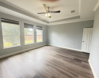 11021 Firefly Lane - Photo Thumbnail 8