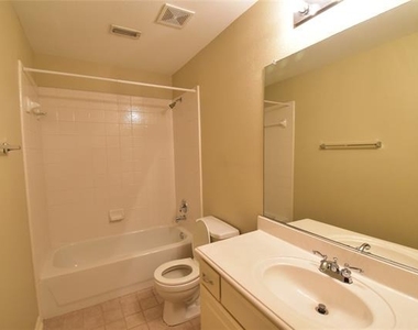 7995 Quiet Meadow Lane - Photo Thumbnail 17