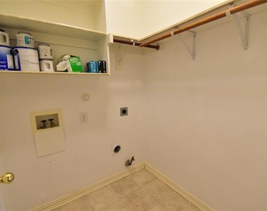 7995 Quiet Meadow Lane - Photo Thumbnail 19
