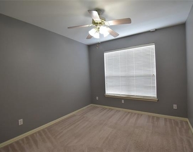 7995 Quiet Meadow Lane - Photo Thumbnail 13