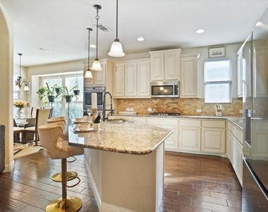 4308 Cherry Lane - Photo Thumbnail 4