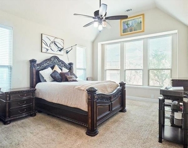 4308 Cherry Lane - Photo Thumbnail 6