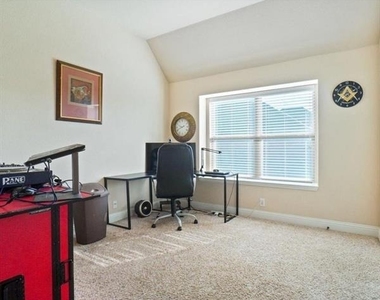 4308 Cherry Lane - Photo Thumbnail 11