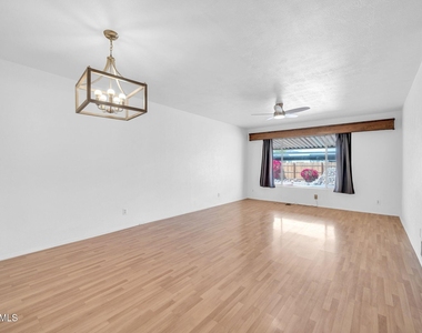 6420 E Windsor Avenue - Photo Thumbnail 11