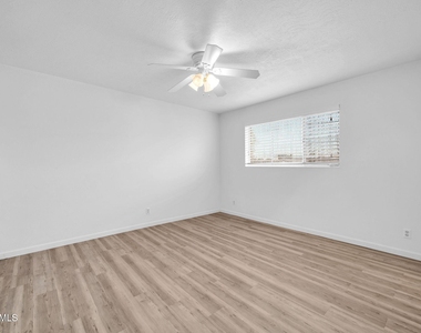 6420 E Windsor Avenue - Photo Thumbnail 16
