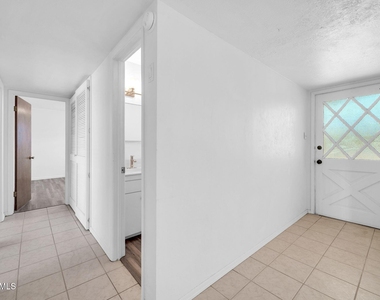 6420 E Windsor Avenue - Photo Thumbnail 9