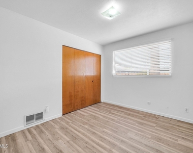 6420 E Windsor Avenue - Photo Thumbnail 22