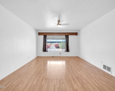 6420 E Windsor Avenue - Photo Thumbnail 2