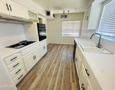6420 E Windsor Avenue - Photo Thumbnail 5