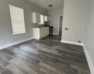 3501 Latimer Street - Photo Thumbnail 5