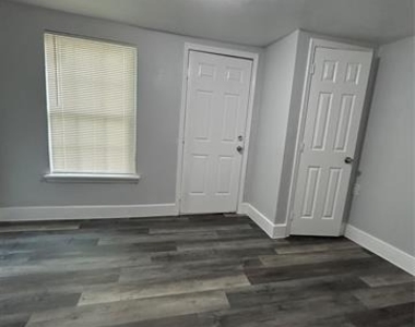 3501 Latimer Street - Photo Thumbnail 8