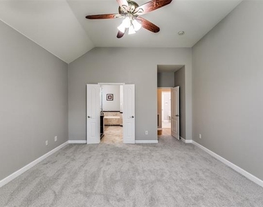 4532 Crown Ridge Drive - Photo Thumbnail 17