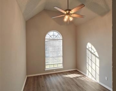 8504 Pebblebrook Drive - Photo Thumbnail 13