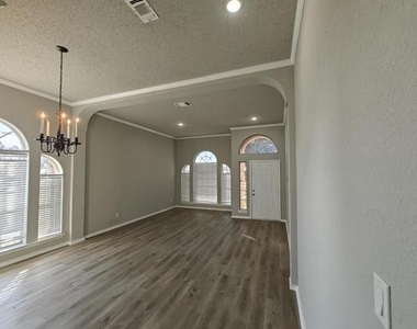 8504 Pebblebrook Drive - Photo Thumbnail 3