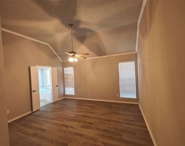 8504 Pebblebrook Drive - Photo Thumbnail 6