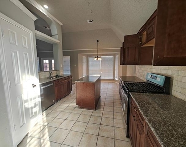 8504 Pebblebrook Drive - Photo Thumbnail 5