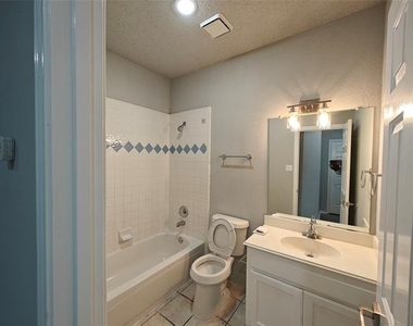 8504 Pebblebrook Drive - Photo Thumbnail 15
