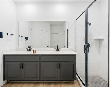 1308 Parkdale Street - Photo Thumbnail 13