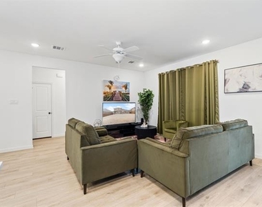 1308 Parkdale Street - Photo Thumbnail 10