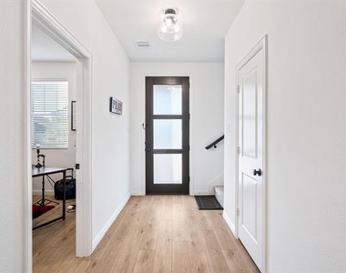 1308 Parkdale Street - Photo Thumbnail 3