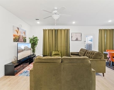 1308 Parkdale Street - Photo Thumbnail 8