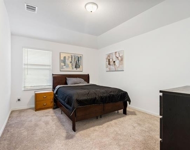 1308 Parkdale Street - Photo Thumbnail 20