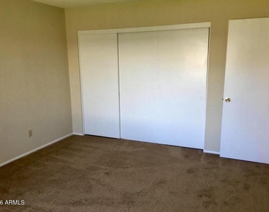5712 E Estrid Circle - Photo Thumbnail 6