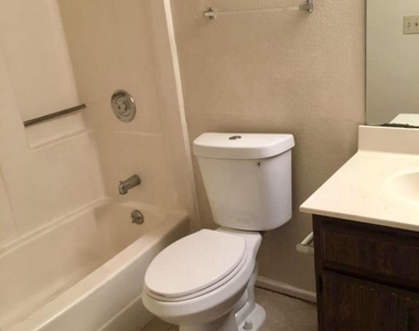 5712 E Estrid Circle - Photo Thumbnail 10