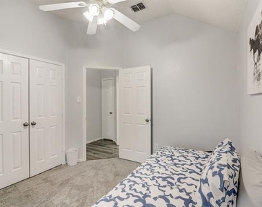 6302 Mount Vernon Drive - Photo Thumbnail 24