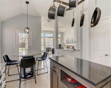 6302 Mount Vernon Drive - Photo Thumbnail 14
