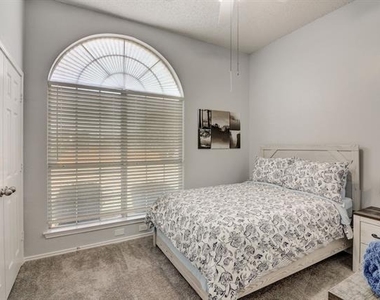6302 Mount Vernon Drive - Photo Thumbnail 21