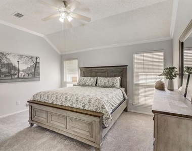 6302 Mount Vernon Drive - Photo Thumbnail 15