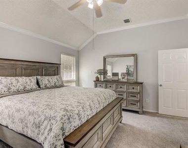 6302 Mount Vernon Drive - Photo Thumbnail 17
