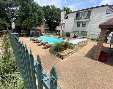 2311 Balsam Drive - Photo Thumbnail 8