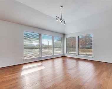 2917 Waterford Drive - Photo Thumbnail 18