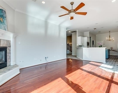 2917 Waterford Drive - Photo Thumbnail 4