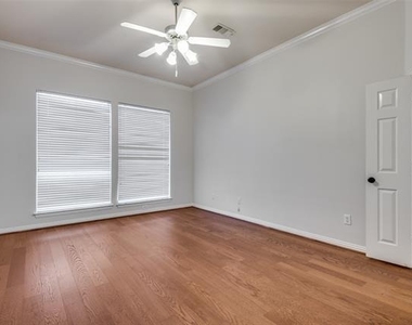 2917 Waterford Drive - Photo Thumbnail 16
