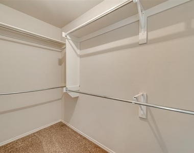 913 Greene Way - Photo Thumbnail 24