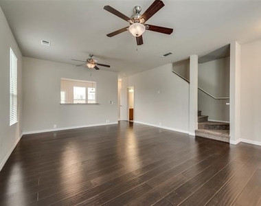 913 Greene Way - Photo Thumbnail 7